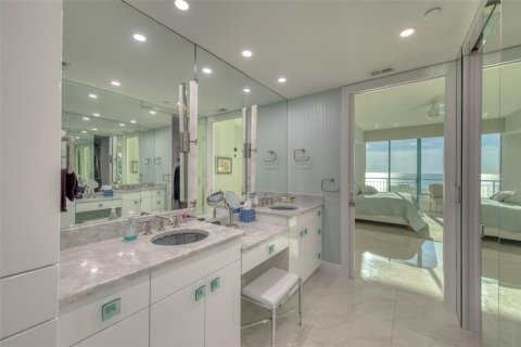 Condo in Clearwater, Florida, 3 bedrooms  № 1879947 - photo 28