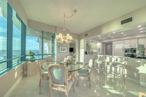Condo in Clearwater, Florida, 3 bedrooms  № 1879947 - photo 14
