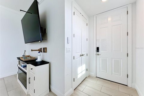 Condo in New Smyrna Beach, Florida, 3 bedrooms  № 2231975 - photo 6