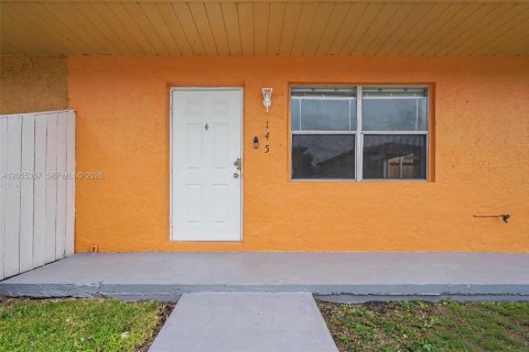 Villa ou maison à vendre à Homestead, Floride: 3 chambres, 108.42 m2 № 2269926 - photo 2