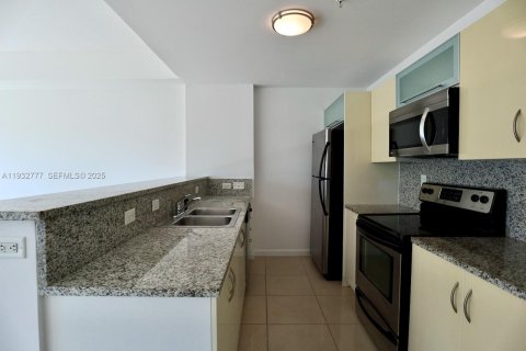 Condominio en alquiler en Miami, Florida, 99.03 m2 № 1992023 - foto 5