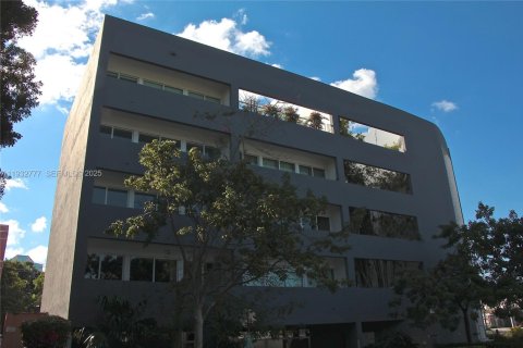 Condominio en alquiler en Miami, Florida, 99.03 m2 № 1992023 - foto 25