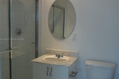 Condominio en alquiler en Miami, Florida, 99.03 m2 № 1992023 - foto 20