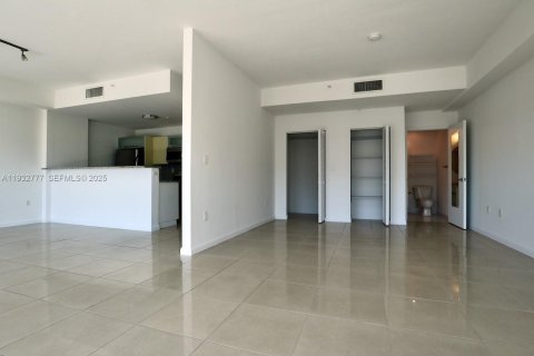 Condominio en alquiler en Miami, Florida, 99.03 m2 № 1992023 - foto 15
