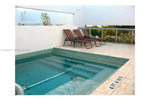 Condominio en alquiler en Miami, Florida, 99.03 m2 № 1992023 - foto 27