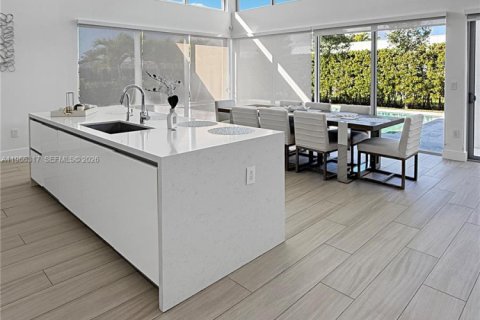 Купить виллу или дом в Уэстон, Флорида 4 спальни, 314.85м2, № 2027805 - фото 12