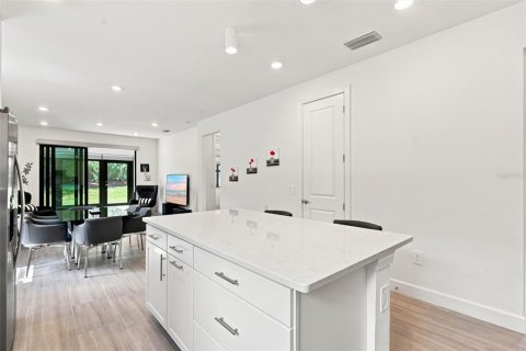 House in Bradenton, Florida 2 bedrooms, 157.47 sq.m. № 2227126 - photo 17