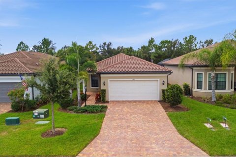 House in Bradenton, Florida 2 bedrooms, 157.47 sq.m. № 2227126 - photo 2