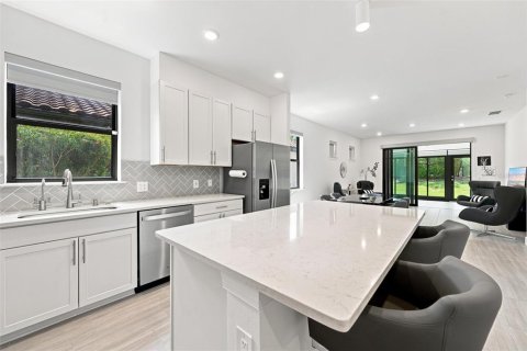 House in Bradenton, Florida 2 bedrooms, 157.47 sq.m. № 2227126 - photo 11