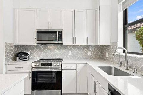 House in Bradenton, Florida 2 bedrooms, 157.47 sq.m. № 2227126 - photo 18