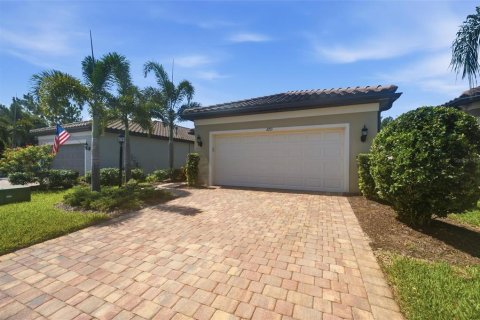 House in Bradenton, Florida 2 bedrooms, 157.47 sq.m. № 2227126 - photo 5