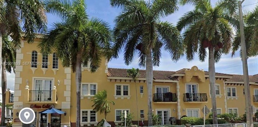 Apartment in Hollywood, Florida 2 bedrooms, 1123.75 sq.m. № 2064994