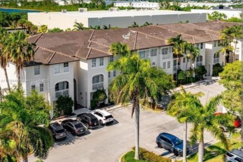 Купить кондоминиум в Дорал, Флорида 3 спальни, 126.72м2, № 1984991 - фото 4