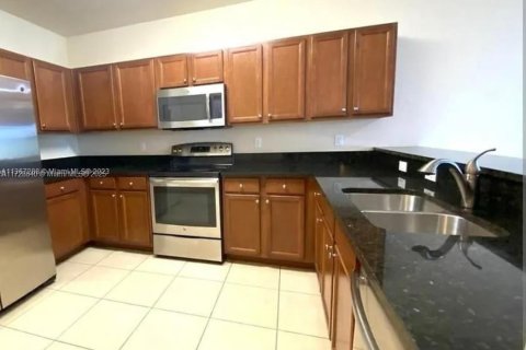 Купить кондоминиум в Дорал, Флорида 3 спальни, 126.72м2, № 1984991 - фото 2