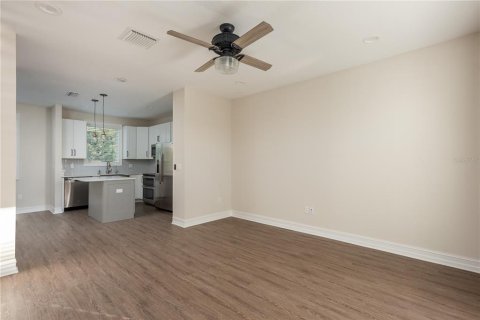 Touwnhouse à vendre à Tampa, Floride: 3 chambres, 135.54 m2 № 1919085 - photo 15