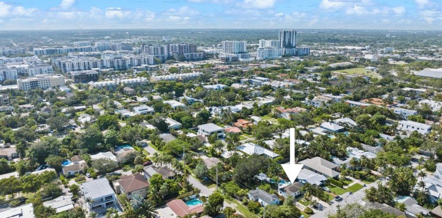 House in Fort Lauderdale, Florida 3 bedrooms, 106.84 sq.m. № 695080