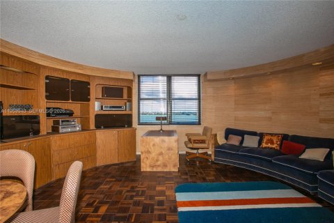 Condo in Miami, Florida, 2 bedrooms  № 2027696 - photo 5