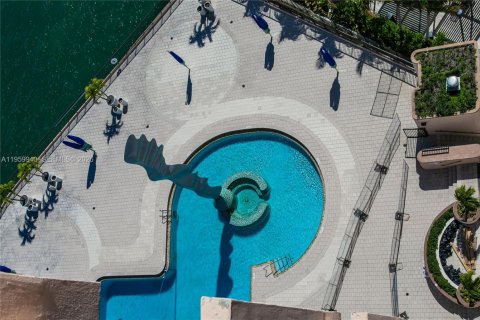 Condo in Miami, Florida, 2 bedrooms  № 2027696 - photo 23