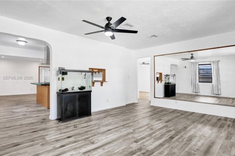 House in Hollywood, Florida 3 bedrooms, 138.98 sq.m. № 2051017 - photo 8