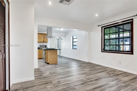 House in Hollywood, Florida 3 bedrooms, 138.98 sq.m. № 2051017 - photo 18