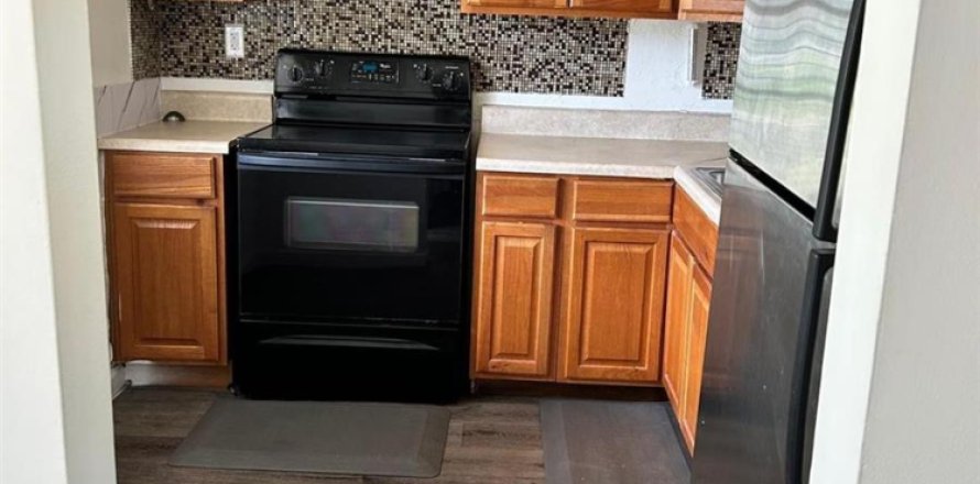 Condominio en Lauderdale Lakes, Florida, 1 dormitorio  № 2085018