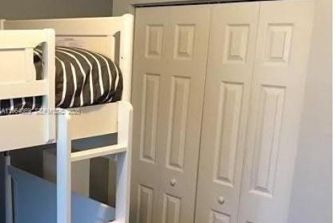 Townhouse in Doral, Florida 3 bedrooms, 116.69 sq.m. № 2026103 - photo 8