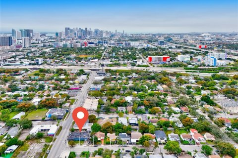 Propiedad comercial en venta en Miami, Florida № 1959252 - foto 5