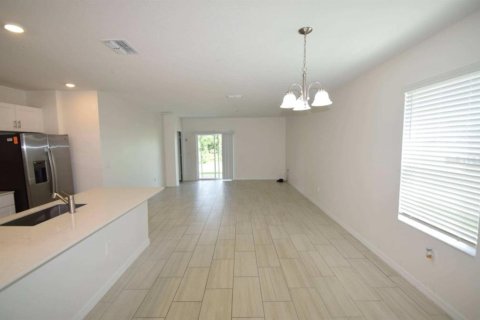 Villa ou maison à louer à Plant City, Floride: 5 chambres, 224.36 m2 № 2381029 - photo 4