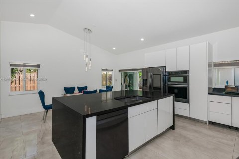 Casa en venta en Sunrise, Florida, 4 dormitorios, 160.44 m2 № 2381979 - foto 27