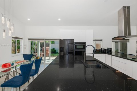 Casa en venta en Sunrise, Florida, 4 dormitorios, 160.44 m2 № 2381979 - foto 20