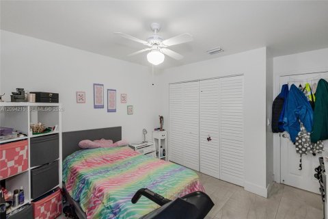 Casa en venta en Sunrise, Florida, 4 dormitorios, 160.44 m2 № 2381979 - foto 17