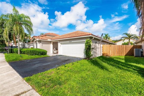 Casa en venta en Sunrise, Florida, 4 dormitorios, 160.44 m2 № 2381979 - foto 2