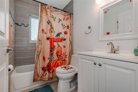 Casa en venta en Sunrise, Florida, 4 dormitorios, 160.44 m2 № 2381979 - foto 16