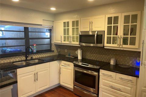 Condo in Lakeland, Florida, 2 bedrooms  № 1762120 - photo 13