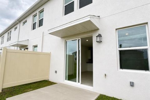 Touwnhouse à vendre à Kissimmee, Floride: 3 chambres, 170.38 m2 № 2419882 - photo 2