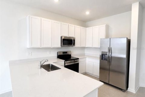 Touwnhouse à vendre à Kissimmee, Floride: 3 chambres, 170.38 m2 № 2419882 - photo 11