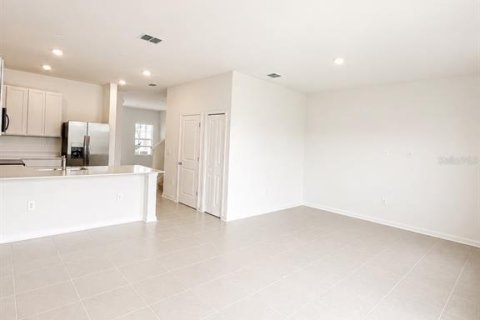 Touwnhouse à vendre à Kissimmee, Floride: 3 chambres, 170.38 m2 № 2419882 - photo 12