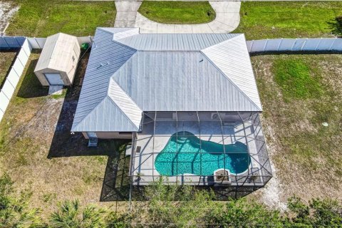 House in Punta Gorda, Florida 4 bedrooms, 167.78 sq.m. № 1722954 - photo 3