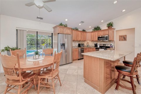 House in Punta Gorda, Florida 4 bedrooms, 167.78 sq.m. № 1722954 - photo 6