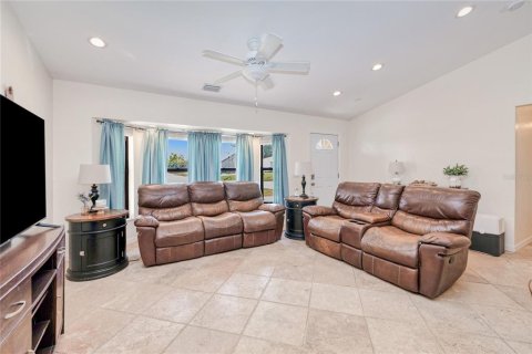 House in Punta Gorda, Florida 4 bedrooms, 167.78 sq.m. № 1722954 - photo 13