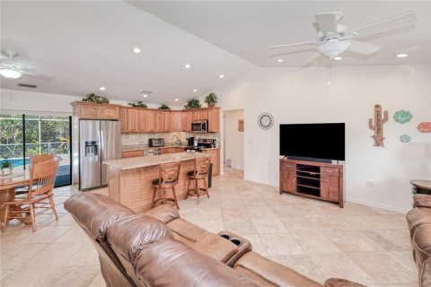 House in Punta Gorda, Florida 4 bedrooms, 167.78 sq.m. № 1722954 - photo 11