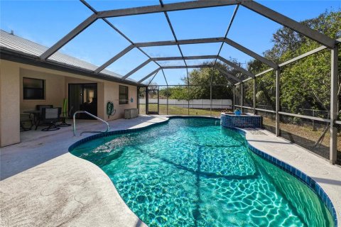 House in Punta Gorda, Florida 4 bedrooms, 167.78 sq.m. № 1722954 - photo 5