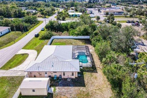 House in Punta Gorda, Florida 4 bedrooms, 167.78 sq.m. № 1722954 - photo 4
