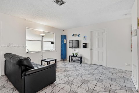 Immobilier commercial à vendre à Fort Lauderdale, Floride: 236.9 m2 № 2089081 - photo 3