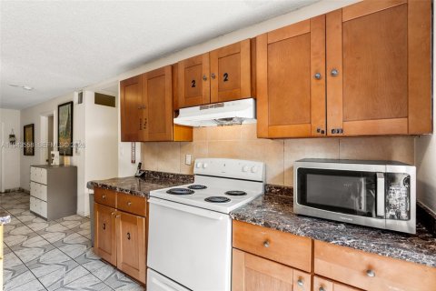 Immobilier commercial à vendre à Fort Lauderdale, Floride: 236.9 m2 № 2089081 - photo 6