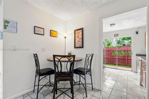 Immobilier commercial à vendre à Fort Lauderdale, Floride: 236.9 m2 № 2089081 - photo 5