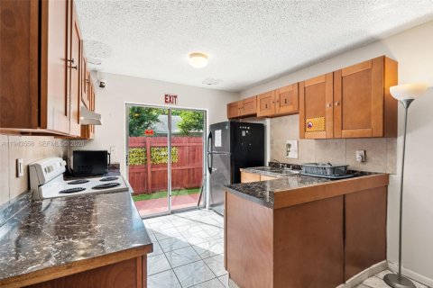 Immobilier commercial à vendre à Fort Lauderdale, Floride: 236.9 m2 № 2089081 - photo 8