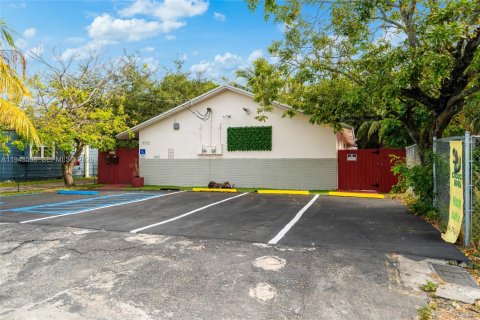 Immobilier commercial à Fort Lauderdale, Floride 236.9 m2 № 2089081