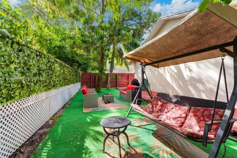 Immobilier commercial à vendre à Fort Lauderdale, Floride: 236.9 m2 № 2089081 - photo 16