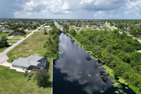 Terreno en venta en Cape Coral, Florida № 1341166 - foto 10